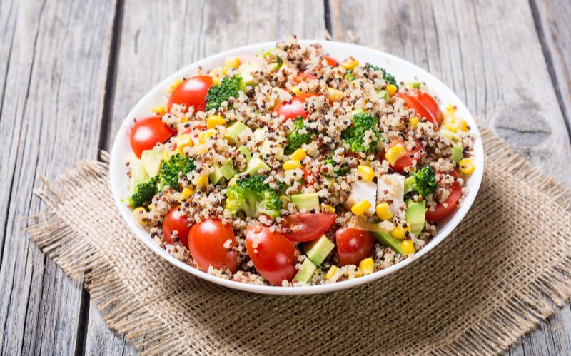 Κοτόπουλο stir fry με τρίχρωμη κινόα